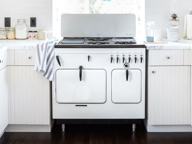 Kitchen stove