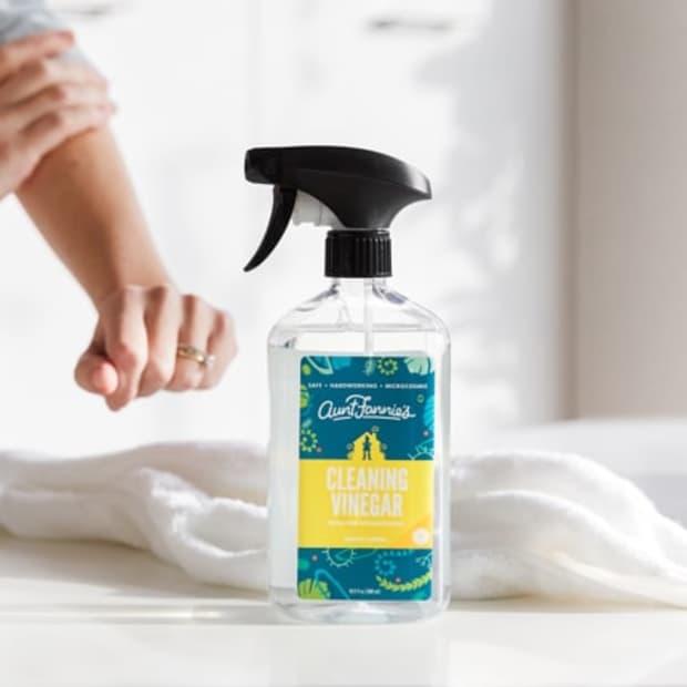 Image of Aunt Fannie’s Cleaning Vinegar