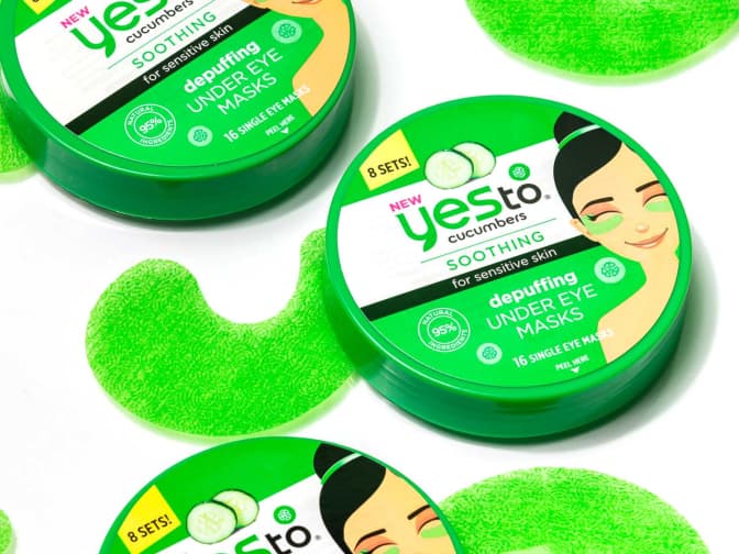 Image of YES TO  Cucumbers Depuffing Under Eye Masks